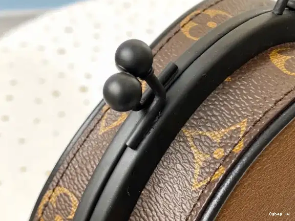 VUITTON BOURSICOT BC LOUIS 0521